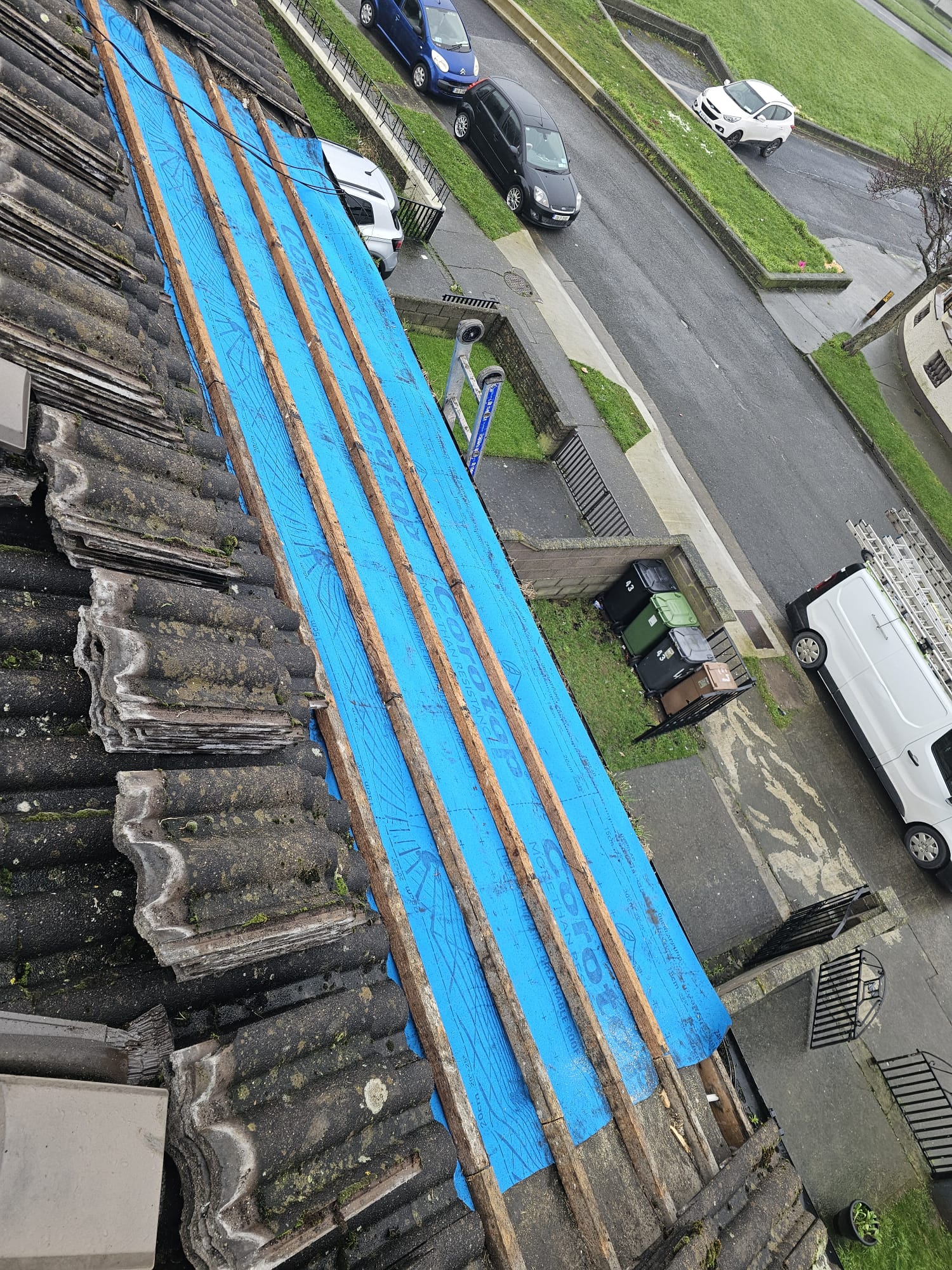Roofer on scaffolding Dublin
